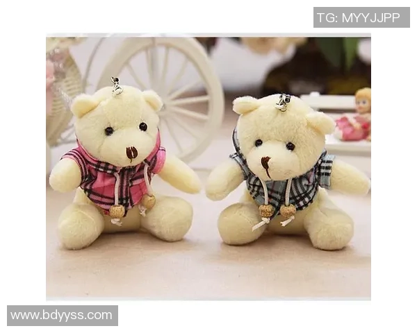 可爱足球明星毛绒玩具系列，展现球星风采，带来无限温暖与激情